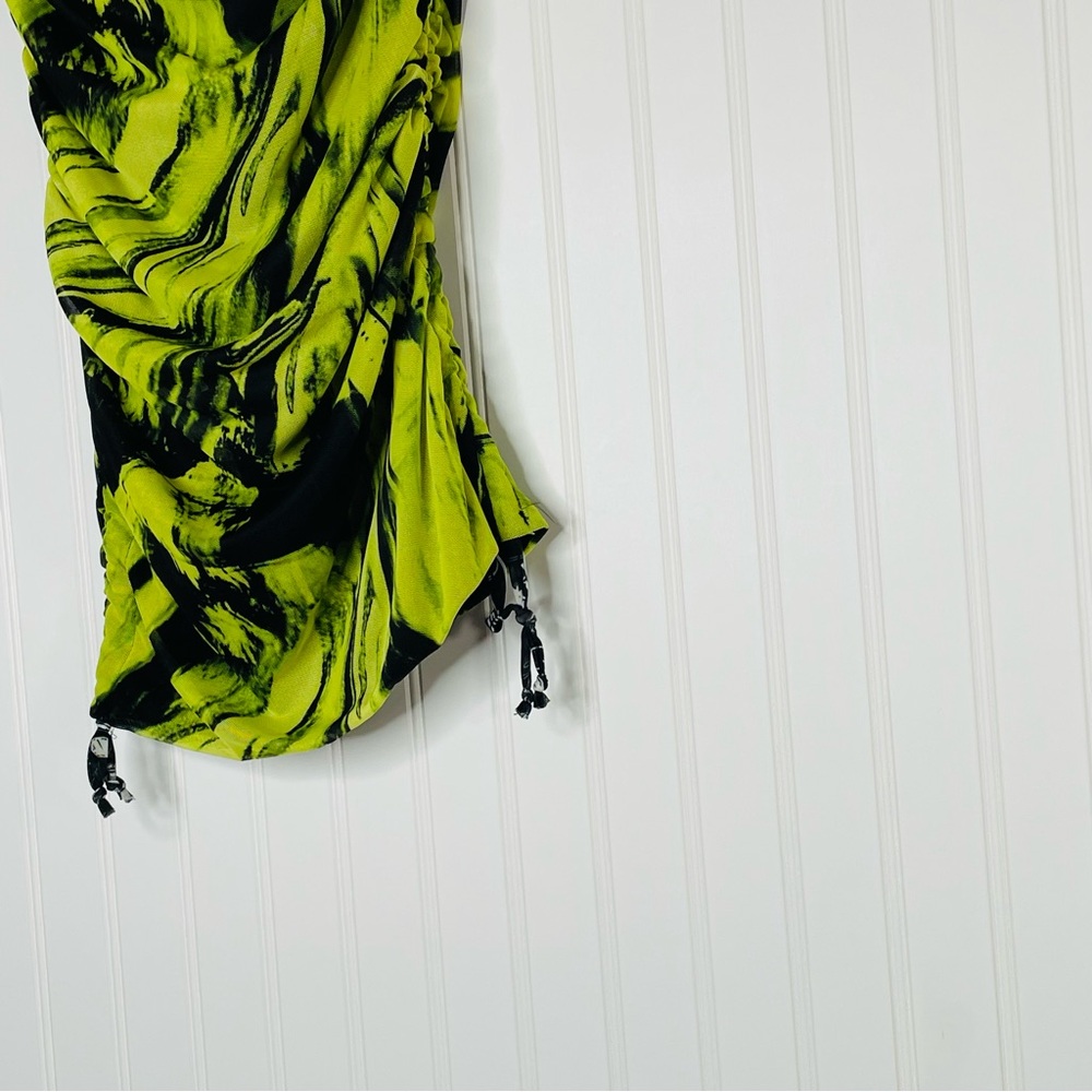 PrettyLittleThing Abstract Ruched Mesh Mini Skirt - Picture 3 of 7